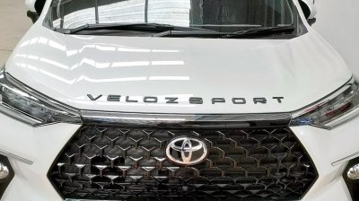 6 TOYOTA VELOZ front skirt lid attachment logo (Year 2022)