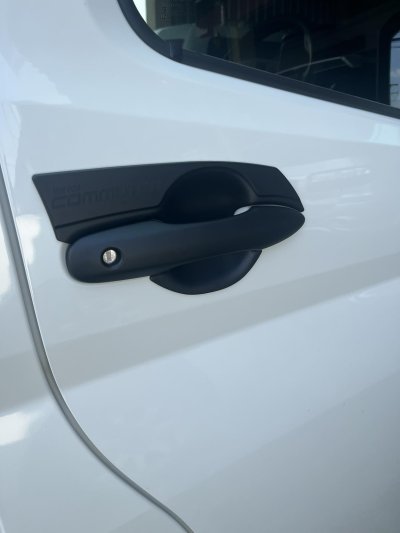 8 ถาดรองมือเปิดประตู