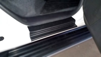 38 Scuff Plate (Cab)