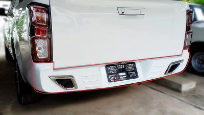 40 Rear Bumper Cover (2WD) V 2