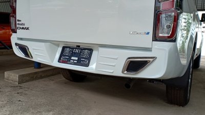 40 Rear Bumper Cover (2WD) V 2