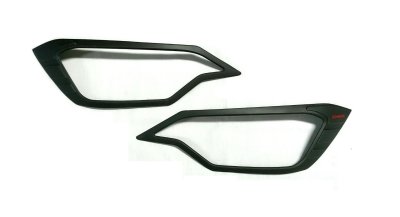 12 Head lamp cover D-max 2023