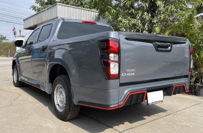 7 SKIRT (รอบคัน) DMAX 2023 (รุ่น 4 ประตู) ตัวเตี้ย 8 ชิ้น