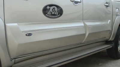 Premium Body Cladding Car accessories for Toyota Vigo 2005 2010