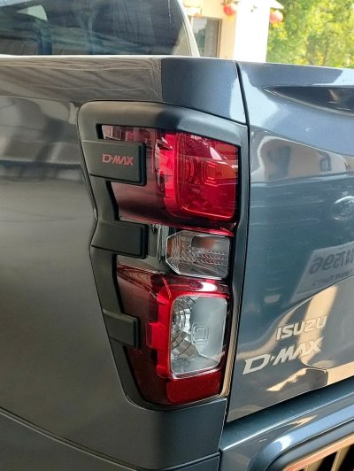 3 Tail lamp cover (Standard) Black plastic ISUZU DMAX YEAR 2023