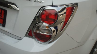4 Tail Lamp Cover (Chrome)