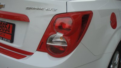 4 Tail Lamp Cover (Chrome)