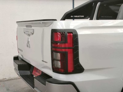 18 Tail lamp Cover TRITON 2023