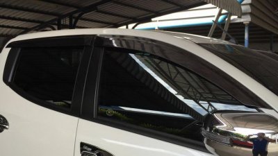 4 กันสาดข้างประตู (โมลฉีด)