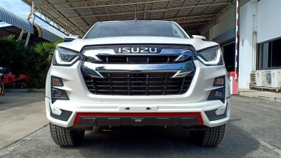 52 สเกิร์ตหน้า (4WD) 4dr (ทรง Artimo) V 1