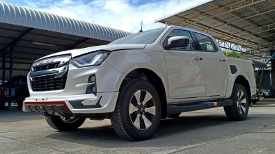 52 สเกิร์ตหน้า (4WD) 4dr (ทรง Artimo) V 1