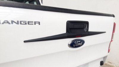 28 คิ้วฝากระบะท้าย V2 (ตัวบน) ผิวดำ [ดาบท้าย 3 ชิ้น]