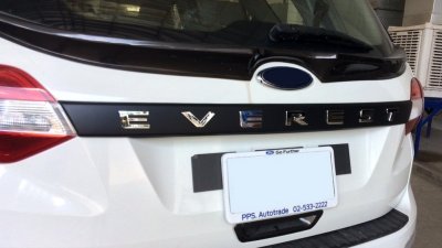 51 คิ้วฝากระโปรงท้าย (V 2)