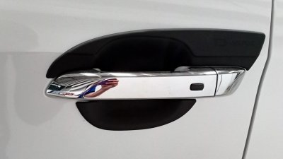 5 ถาดรองมือเปิดประตู (ผิวดำในตัว)