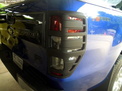 6 Tail Lamp Cover (Chrome)