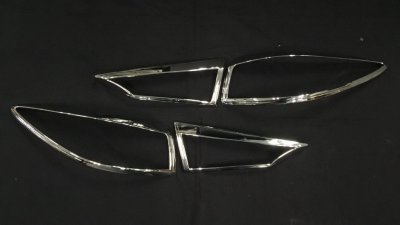 6 ครอบไฟท้าย (รุ่น 4 ประตู)