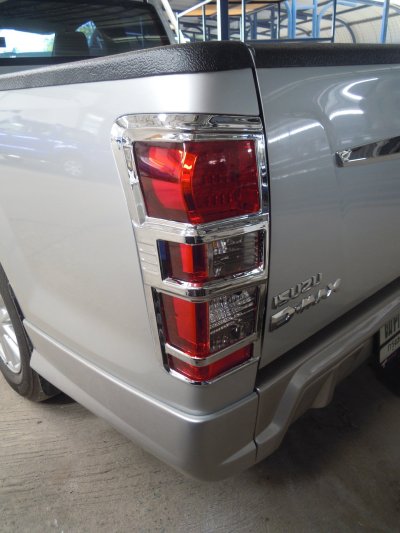 7 Tail Lamp Cover (V 2)
