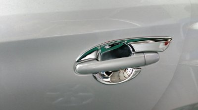 4 ถาดรองมือเปิดประตู