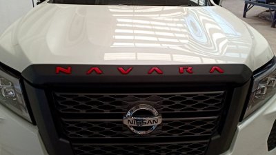 6 คิ้วฝากระโปรงหน้า