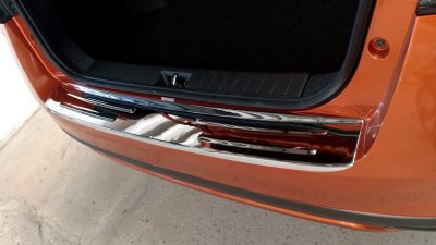 7 Rear Bumper Step Cover (Chrome)