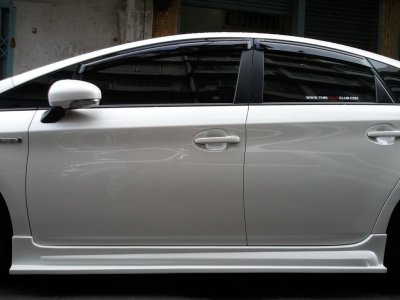 5 สเกิร์ตรอบคัน ทรง Tommy Kaira Style (ปี 2010-2011)