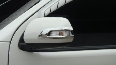 8 Side Mirror Lamp Cover (Chrome)