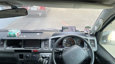 8 ถาดวางของอเนกประสงค์หน้ารถตู้ HIACE YEAR 2005-2018