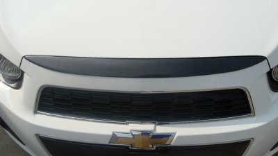 9 Front Bumper Trim (chrome)