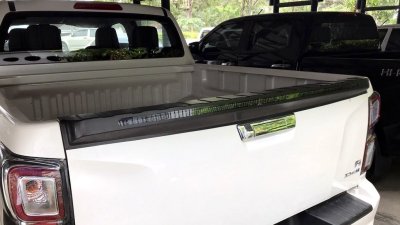 55 Tail Gate Cover Upper LED