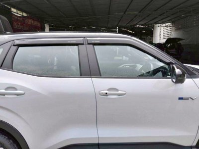 7 Weather guard MITSUBISHI XFORCE 2025