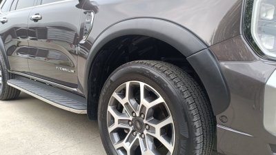 1 ชุดแต่ง (รอบคัน) EVEREST 2022 (ทรง ARTIMO) 10 ชิ้น