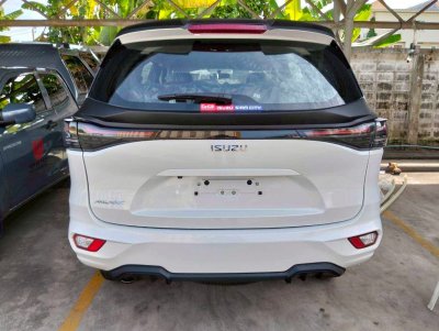 1 สปอยเลอร์ (คาดเอวกลาง) MU-X 2024