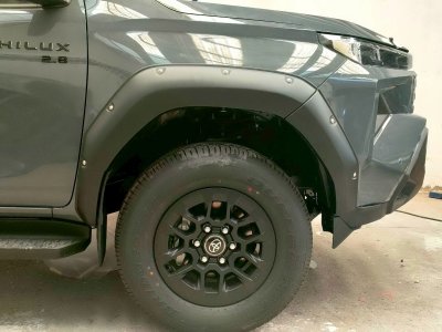 4 คิ้วล้อ Travo 2026 V.2 มีน็อต รุ่น4ประตู ช่วงยาวใช้ด้วยกัน