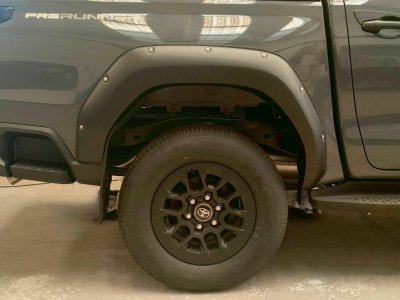 4 คิ้วล้อ Travo 2026 V.2 มีน็อต รุ่น4ประตู ช่วงยาวใช้ด้วยกัน