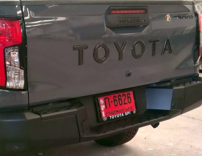 24 โลโก้ติดฝาท้ายกระบะ Travo 2026