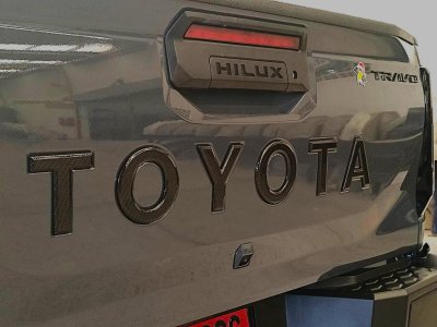 24 โลโก้ติดฝาท้ายกระบะ Travo 2026