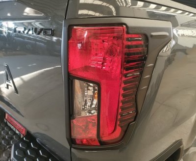 40 ครอบไฟท้าย Travo