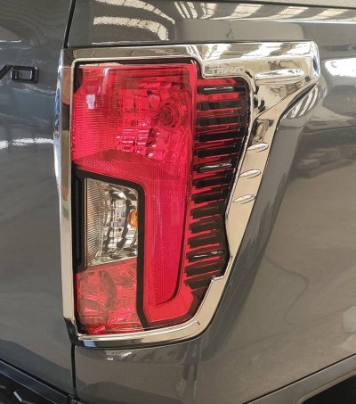 40 ครอบไฟท้าย Travo