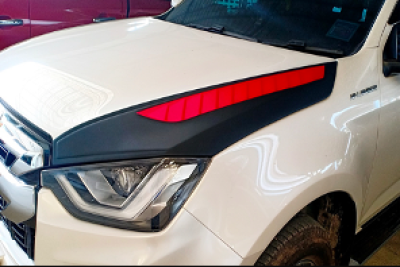 27 Bonnet Scoop 2 psc MU-X 21