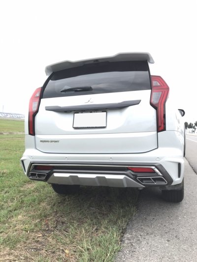 1 Mitsubishi Pajero sport 2023