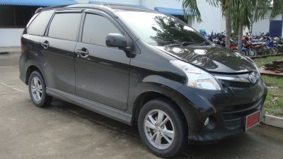 4 Toyota Avanza 2012