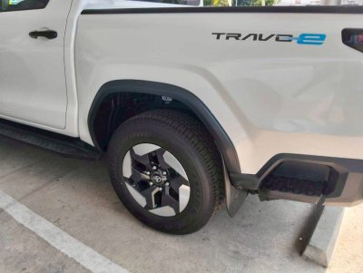 47 คิ้วล้อ V.8 รุ่น 4ประตู 2.5นิ้ว 6ชิ้น Travo-e