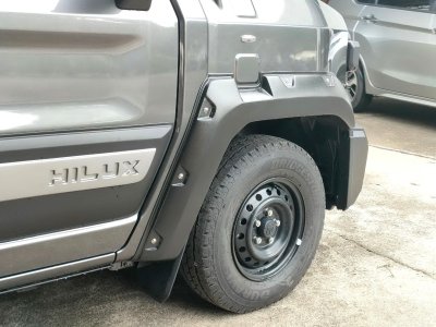 15.Front Fender flares (2 pcs)  Toyota Hilux Champ 2024
