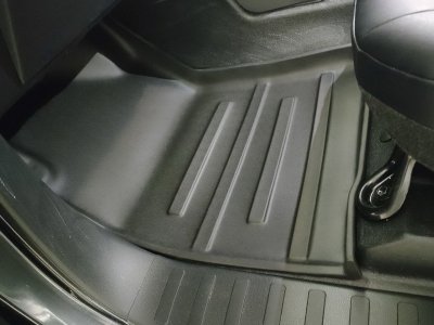 10.Car floor mats (2 pcs.) Toyota Hilux Champ 2024