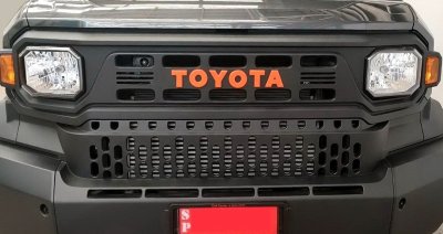 9.ครอบโลโก้หน้า Toyota Hilux Champ 2024