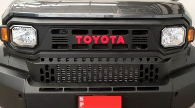 9.ครอบโลโก้หน้า Toyota Hilux Champ 2024