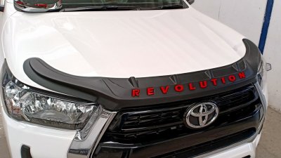 27.คิ้วฝากระโปรงหน้า Toyota Revo 2020