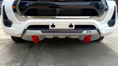 8.Front Cladding (V.2) Toyota Revo 2020