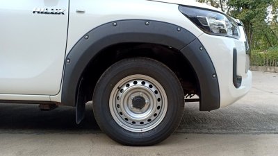 11.Front Fender Flares (V.7) Toyota Revo 2020