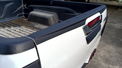 3.Rear Pick Up Cover Toyota Revo 2020